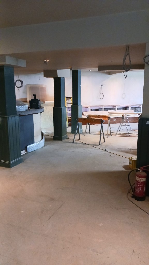 Update 17 September — green feature columns and bar carcass progressing